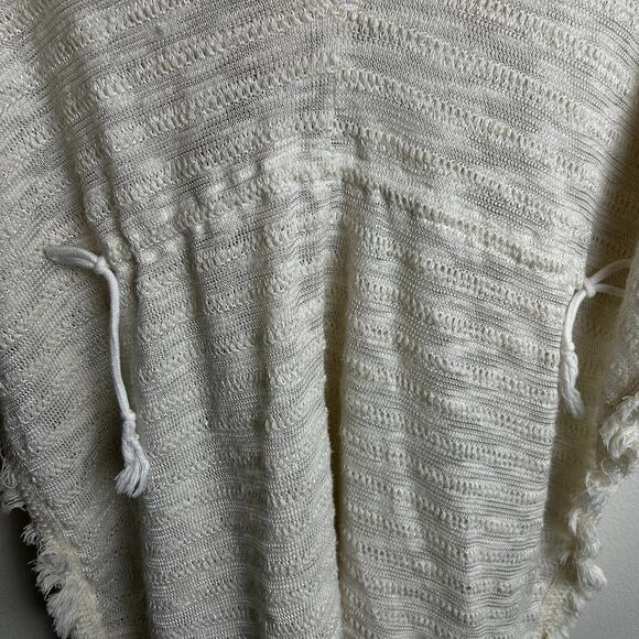 L Space Washed Ashore Knit Fringed Swimsuit Cover Up Poncho One Size - Picture 7 of 10
